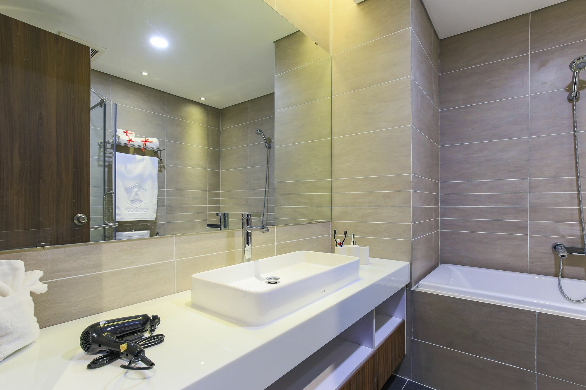 Aurora Serviced Apartments (Adults Only) Ho Chi Minh-stad Buitenkant foto